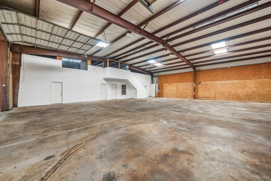 More Photos Of 6737 FM 362, Brookshire Warehouse For Lease