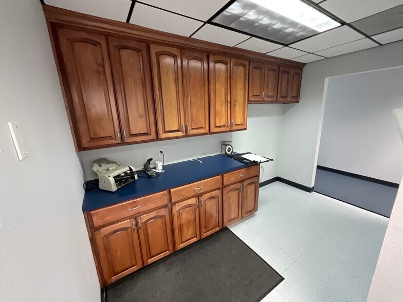 More Photos Of 1111 Anchor Rd, Angleton Light Distribution For Sale