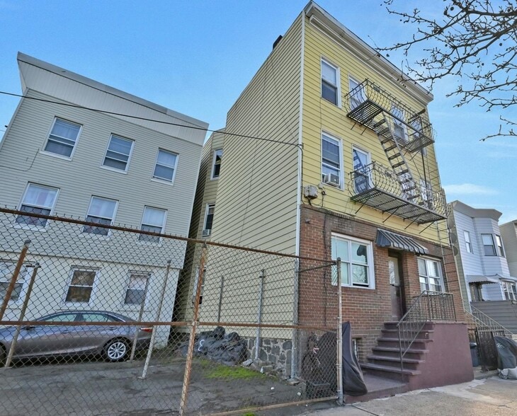 More Photos Of 614 Kennedy Blvd, Union City Apartments For Sale