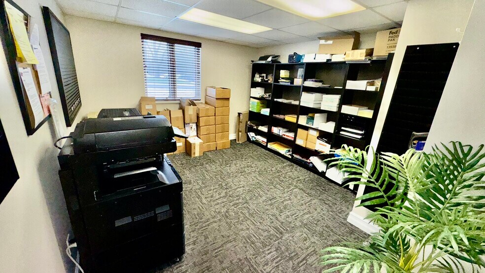 More Photos Of 8828 Main St, Buffalo Freestanding For Lease