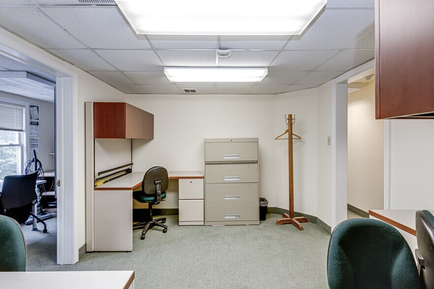 More Photos Of 221 S Main St, Flemington Office For Sale