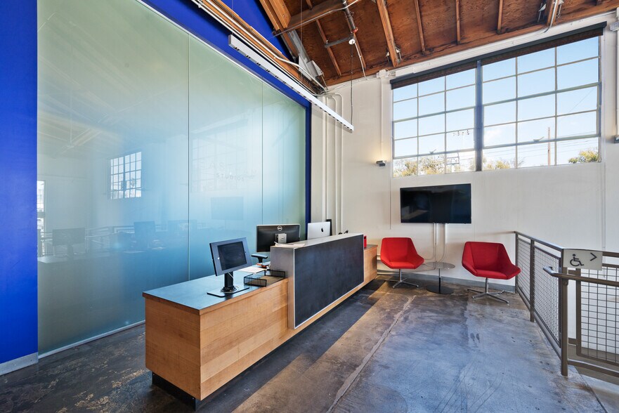 More Photos Of 3515 Eastham Dr, Culver City Loft Creative Space For Sale