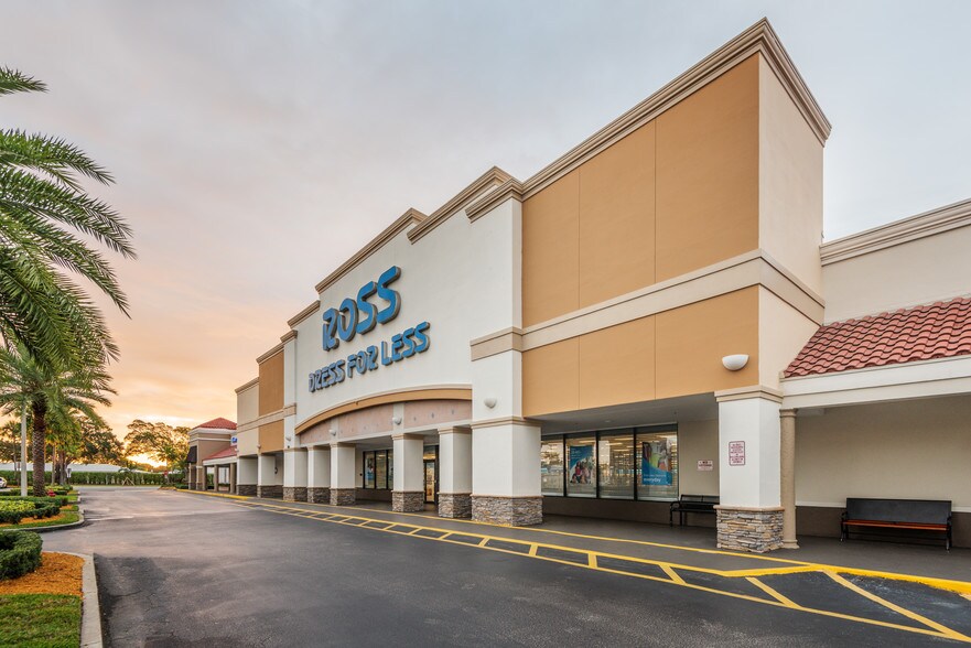 More Photos Of 9054-9230 Glades Rd, Boca Raton Unknown For Lease