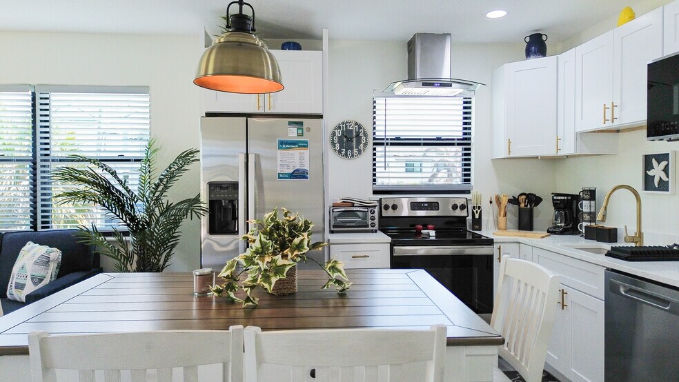 More Photos Of 9921 Gulf Blvd, Treasure Island Apartments For Sale