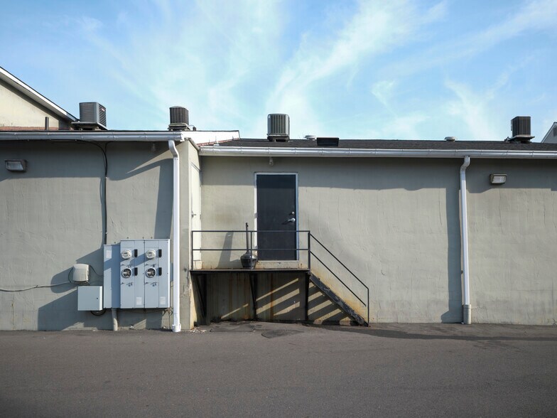 More Photos Of 352-362 W Bridge St, New Hope Storefront For Sale