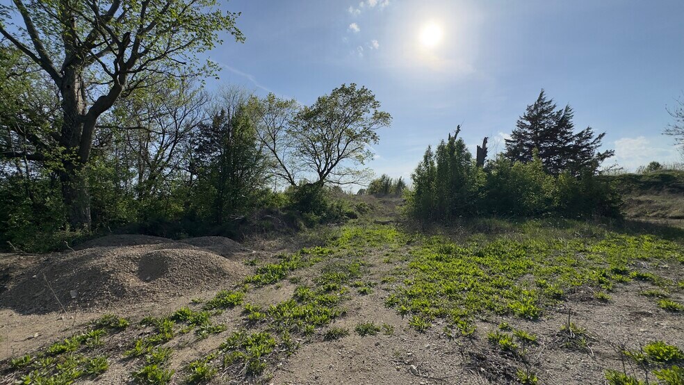 More Photos Of Pin 14-11-477-001 Northtown And Pipeline Rds, Normal Land For Sale
