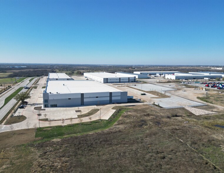 More Photos Of 4610 Jim Christal Rd, Denton Distribution For Lease