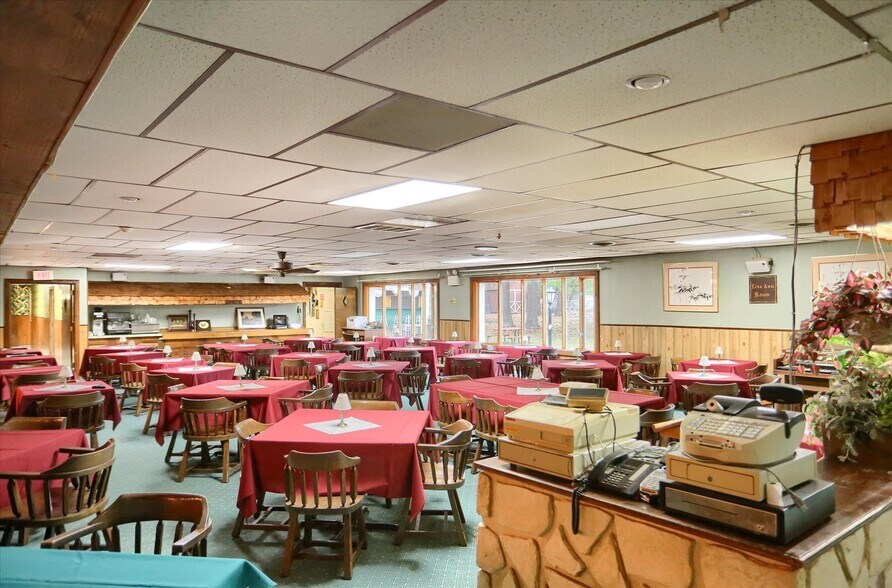 More Photos Of 145 Chamberlaine Ave, Pottsville Restaurant For Sale