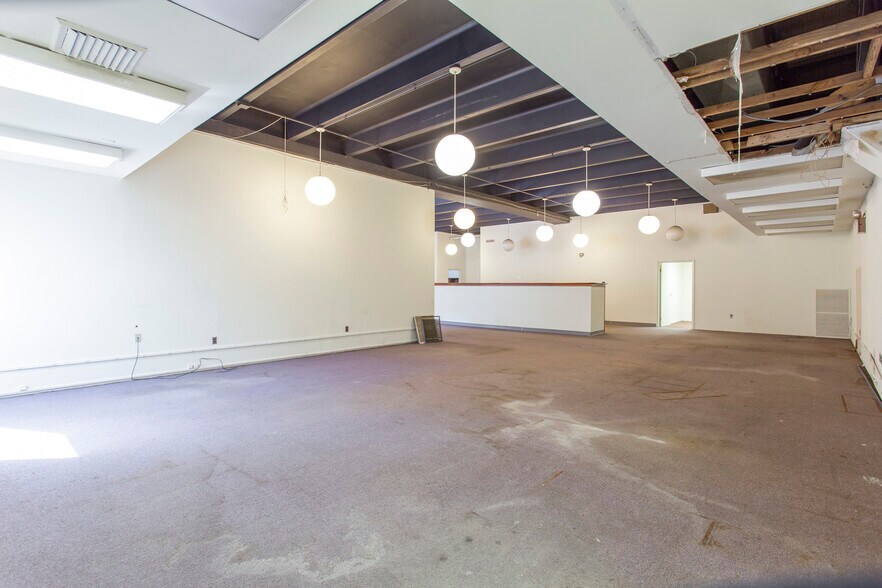 More Photos Of 4000 Bridge St, Drexel Hill Manufacturing For Sale