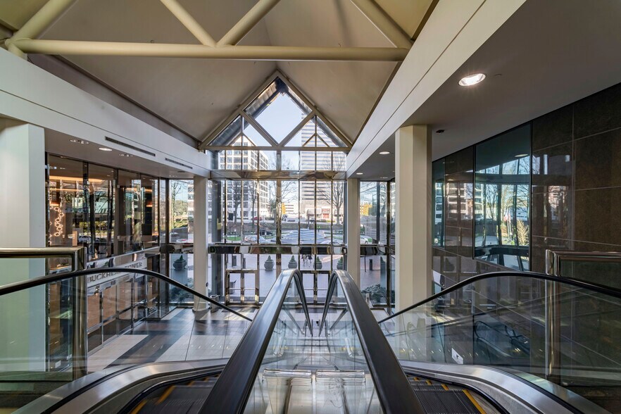 More Photos Of 3399 Peachtree Rd NE, Atlanta Coworking Space