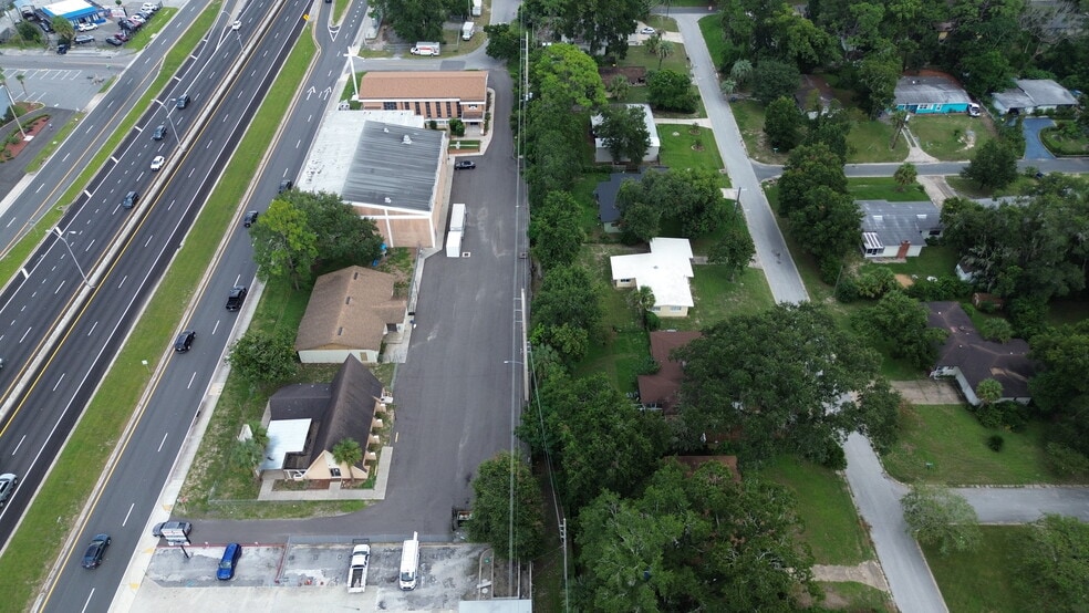 More Photos Of 6612 Arlington Expy, Jacksonville Schools For Lease