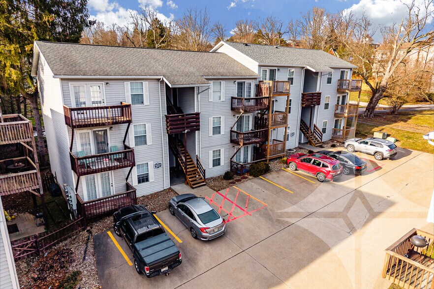 More Photos Of 940 Stewart St, Morgantown Apartments For Sale
