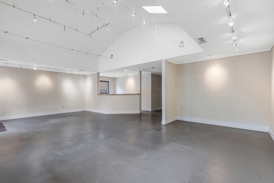 More Photos Of 478 Boulevard SE, Atlanta General Retail For Lease