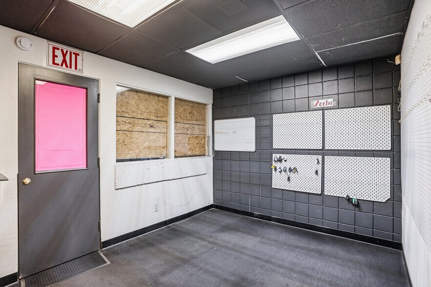 More Photos Of 3630 E Florida Ave, Hemet Auto Dealership For Sale