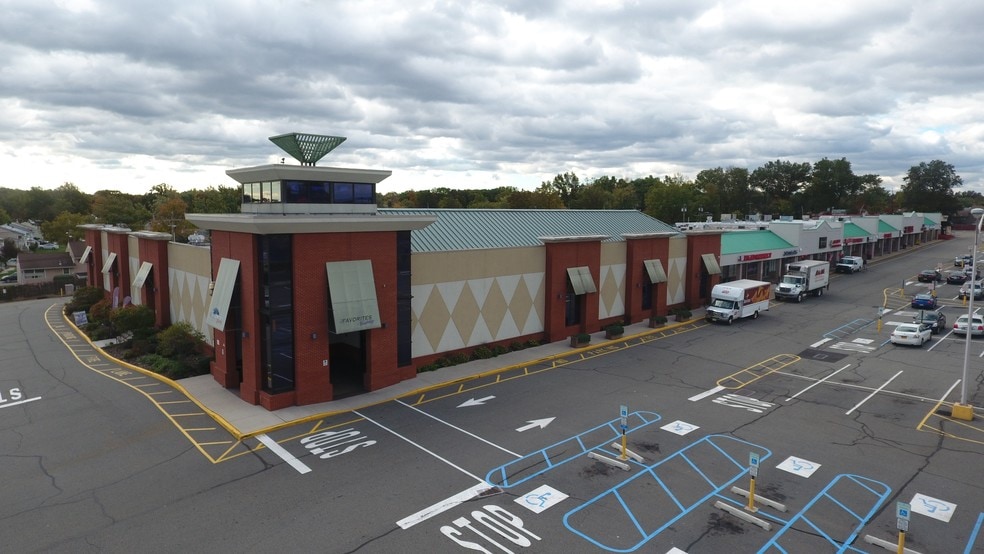 More Photos Of 1 Lafayette Rd, Fords General Retail For Lease