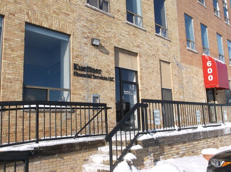 More Photos Of 600 S Main St, Oshkosh Office For Lease