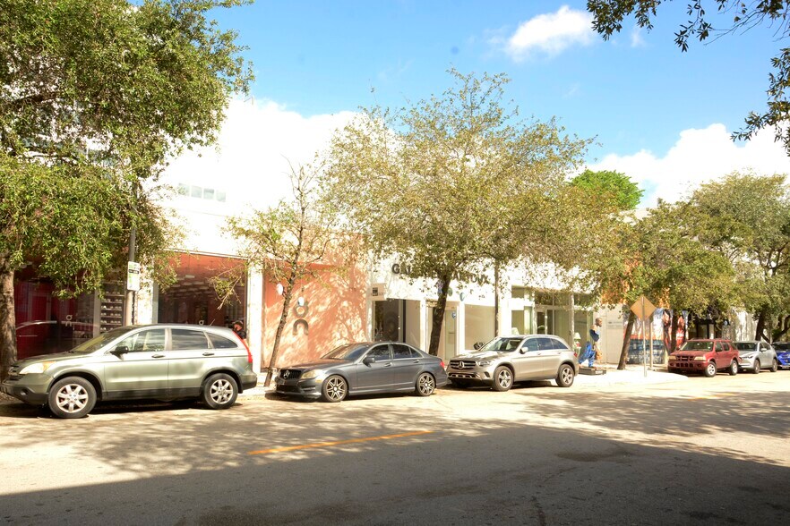 More Photos Of 123-139 NE 40th St, Miami Storefront For Lease