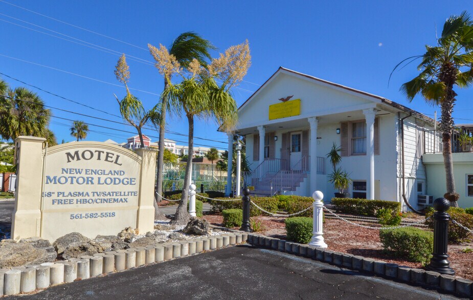 More Photos Of 704 N Dixie Hwy, Lantana Hotel For Sale