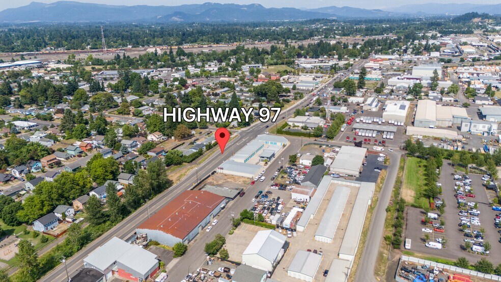 More Photos Of 3215 Meadow Ln, Eugene Manufacturing For Sale