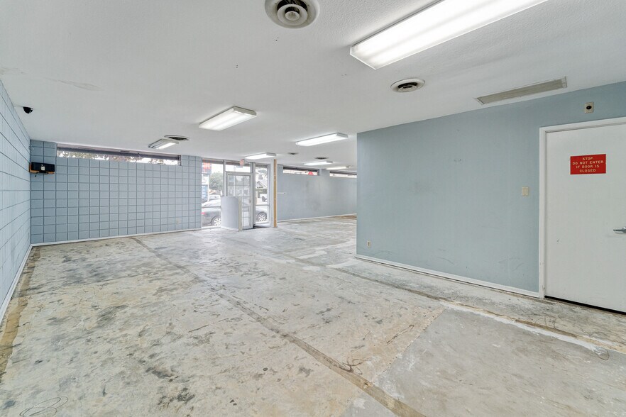 More Photos Of 3535 E 7th St, Long Beach Medical For Lease