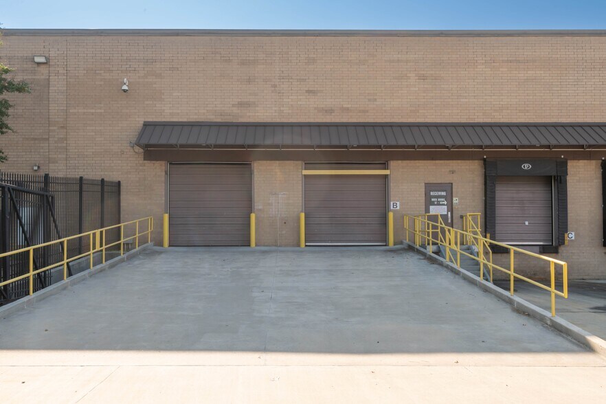 More Photos Of 6450 Jimmy Carter Blvd, Norcross Distribution For Lease