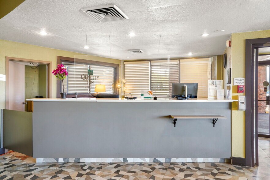 More Photos Of 3815 State Highway 119, Longmont Hotel For Sale