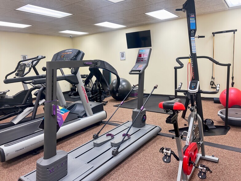 More Photos Of 2340 S River Rd, Des Plaines Coworking Space