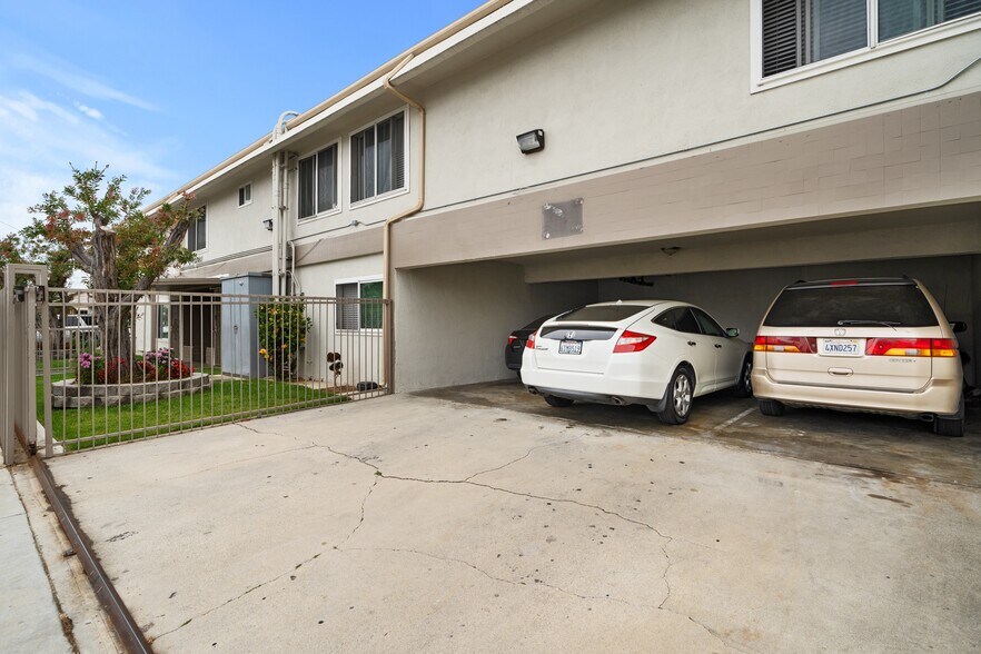 More Photos Of 10720 Burin Ave, Lennox Apartments For Sale