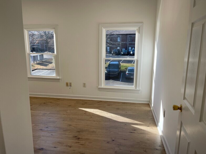 More Photos Of 111 Windel Dr, Raleigh Office Residential For Sale