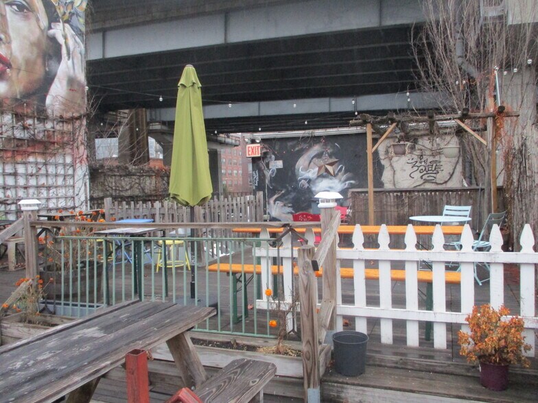 More Photos Of 67 S 6th St, Brooklyn General Retail For Sale