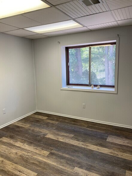 More Photos Of 103 Fort Salonga Rd, Northport Office For Sale