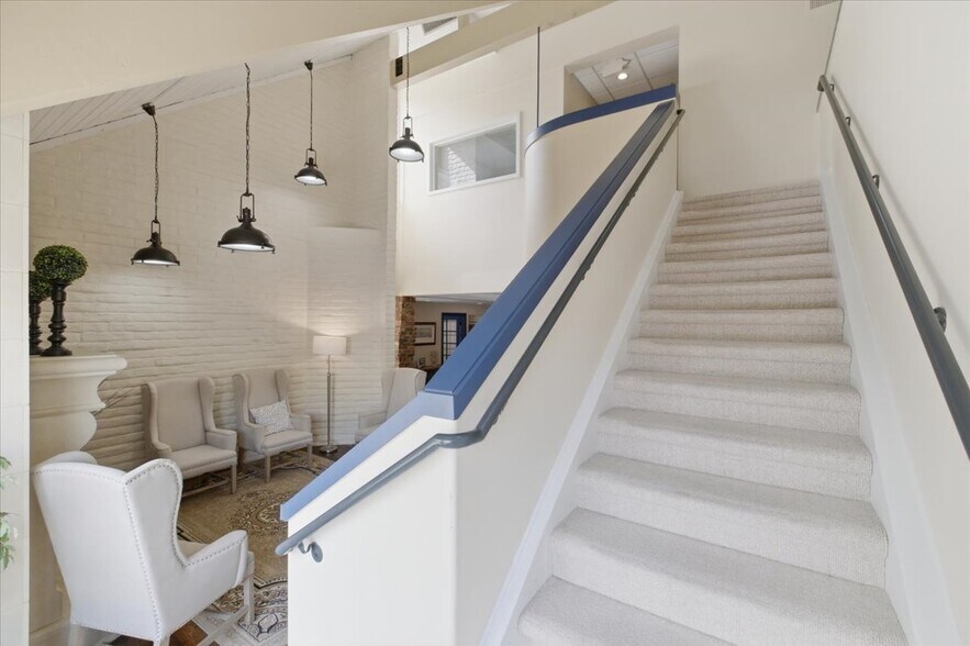 More Photos Of 235 Union St NE, Salem Office For Sale