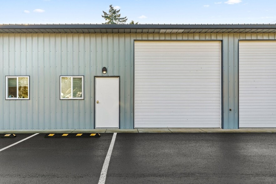 More Photos Of 93303 Prairie Rd, Junction City Warehouse For Lease