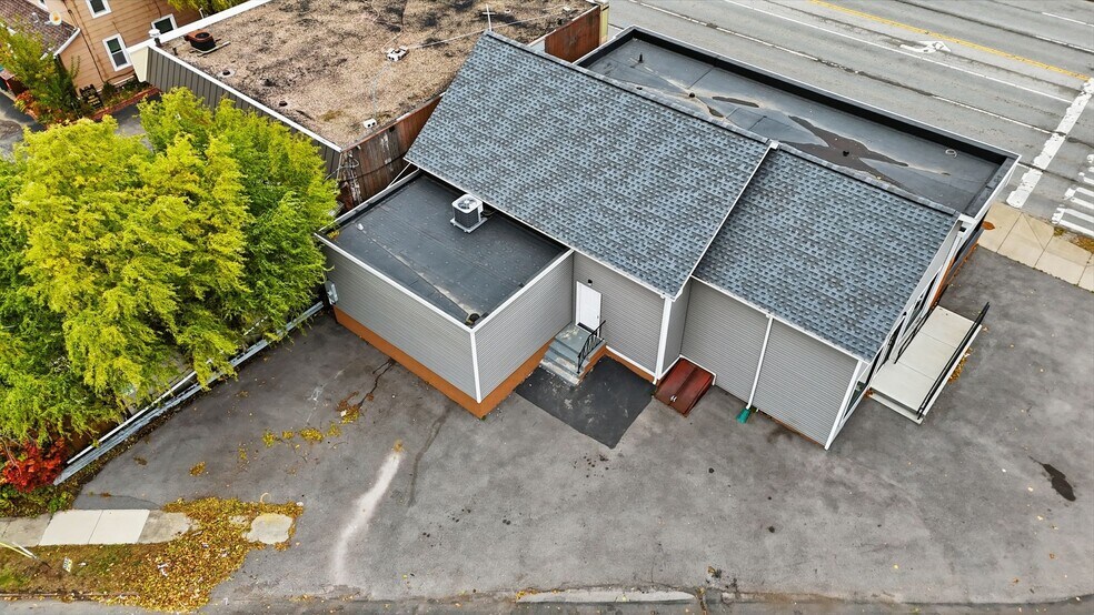 More Photos Of 211 W Ridge Rd, Rochester Storefront For Lease