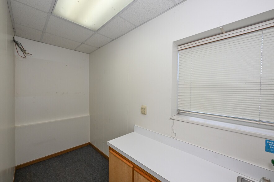 More Photos Of 6942 State Route 44, Ravenna Medical For Sale