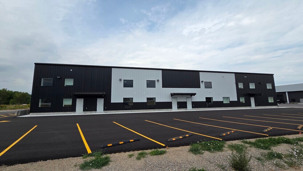 Primary Photo Of 35 Landmark Ln, Rigby Flex For Lease