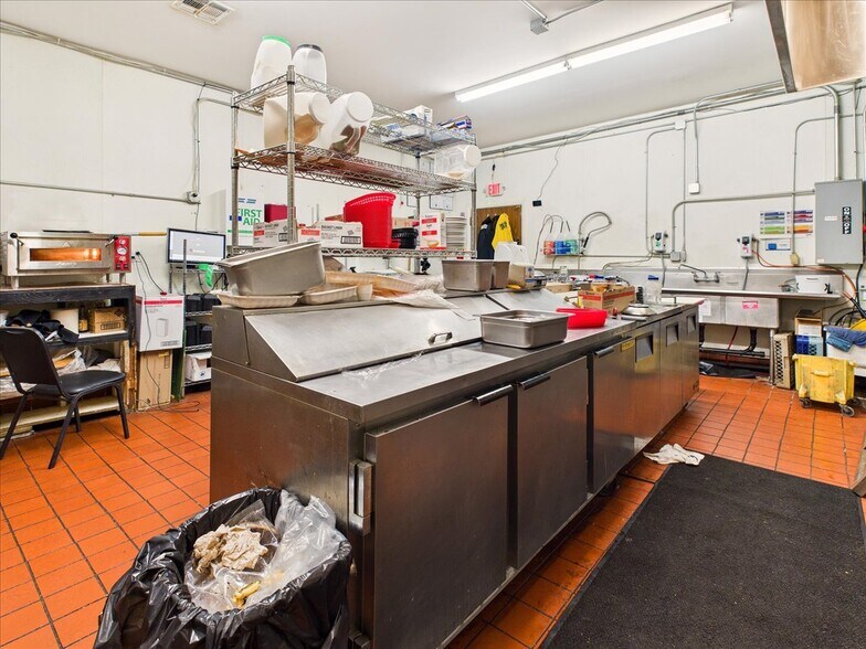 More Photos Of 1700 S Pahrump Valley Blvd, Pahrump Storefront For Sale