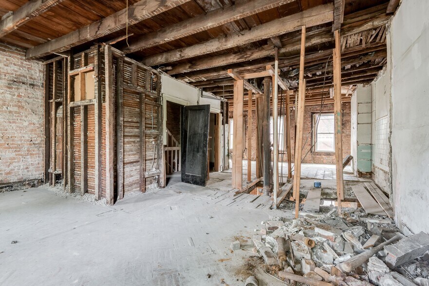 More Photos Of 122 Hoyt St, Brooklyn Multifamily For Sale