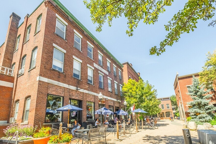 Primary Photo Of 1-5 Bicentennial Sq, Concord Storefront Retail Office For Lease