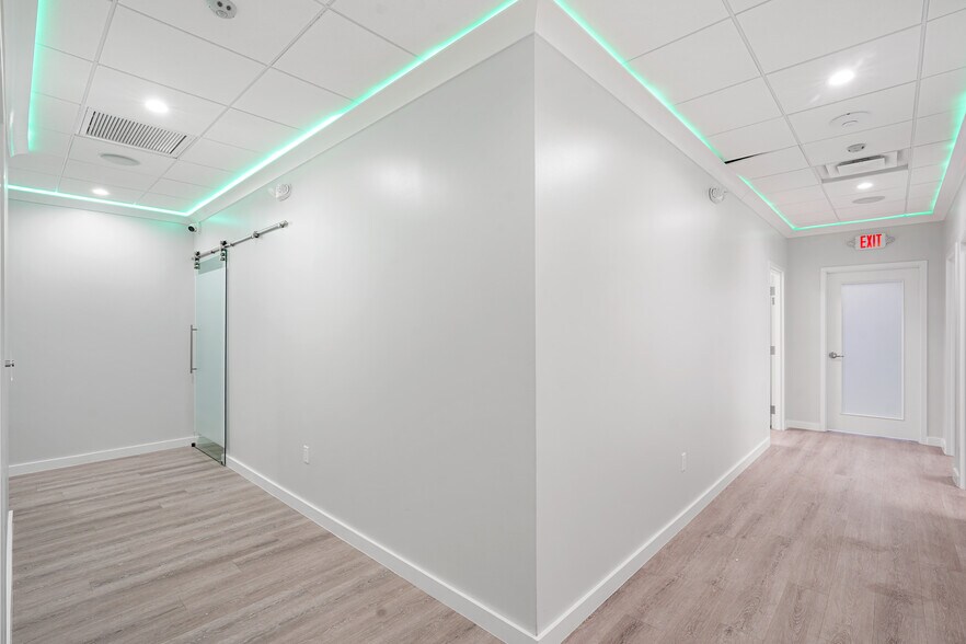 More Photos Of 550 Heights Blvd, Houston Freestanding For Lease