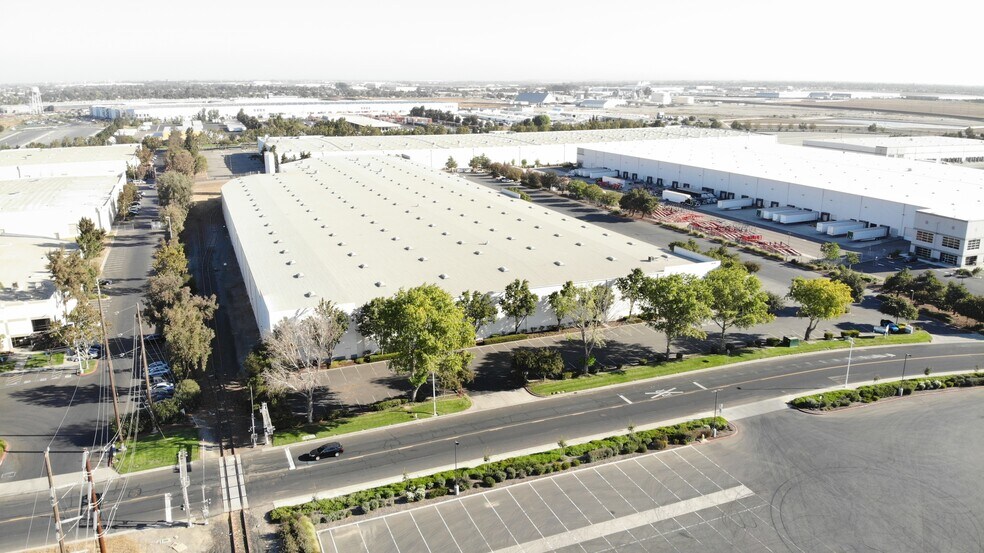 More Photos Of 601 Tesla Dr, Lathrop Warehouse For Lease