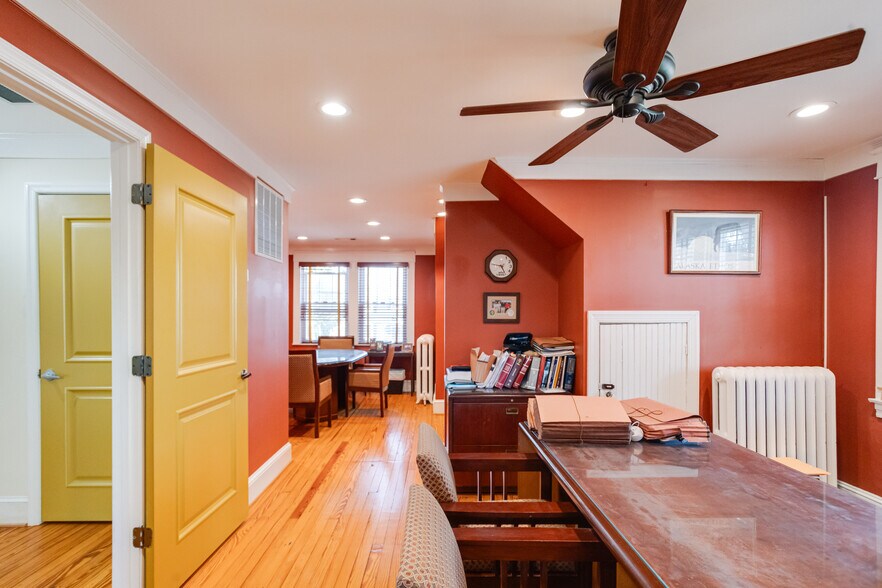 More Photos Of 407 W Pennsylvania Ave, Towson Office For Sale