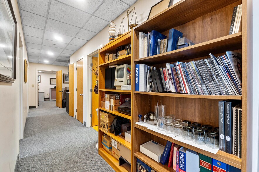 More Photos Of 63 Shore Rd, Winchester Medical For Lease