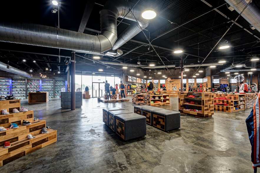 More Photos Of 20121 Highway 59 N, Humble Freestanding For Sale