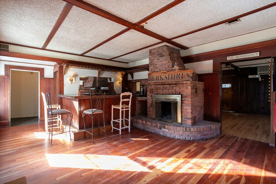 More Photos Of 227 Egremont Plain Rd, North Egremont Office For Sale