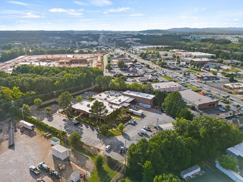 More Photos Of 127 Tanner Rd, Greenville Flex For Lease