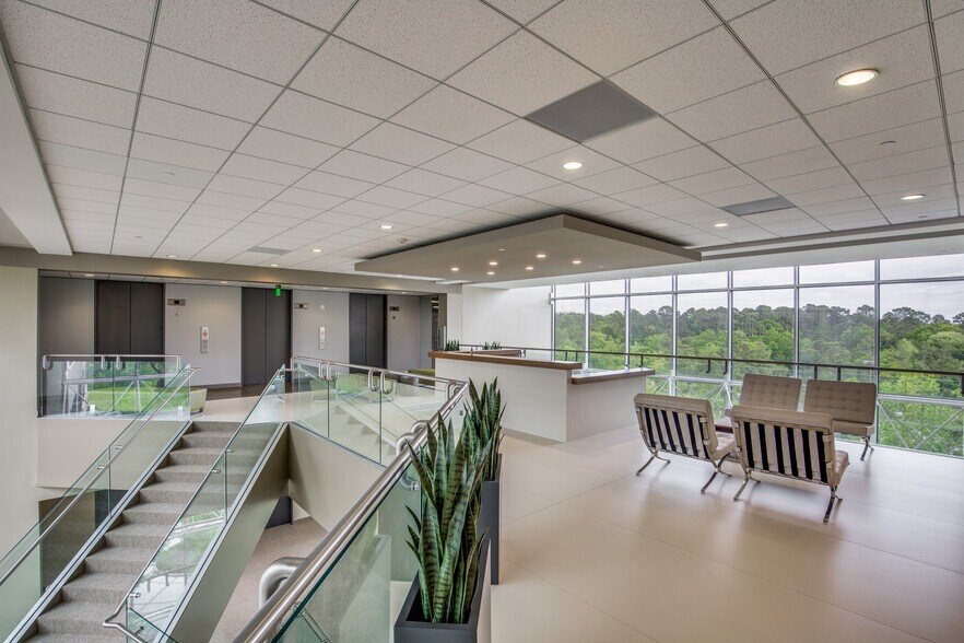 More Photos Of 2001 Timberloch, The Woodlands Coworking Space