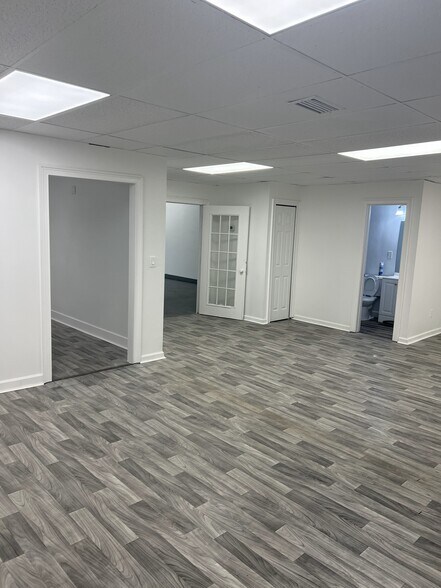 More Photos Of 5317 Fairmont St, Jacksonville Light Distribution For Lease