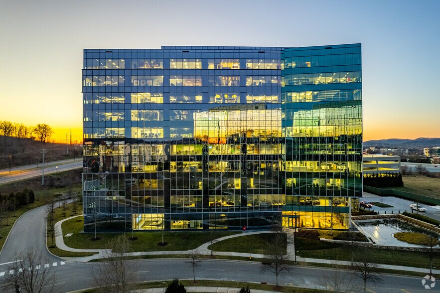 More Photos Of 6700 Tower Cir, Franklin Office For Lease