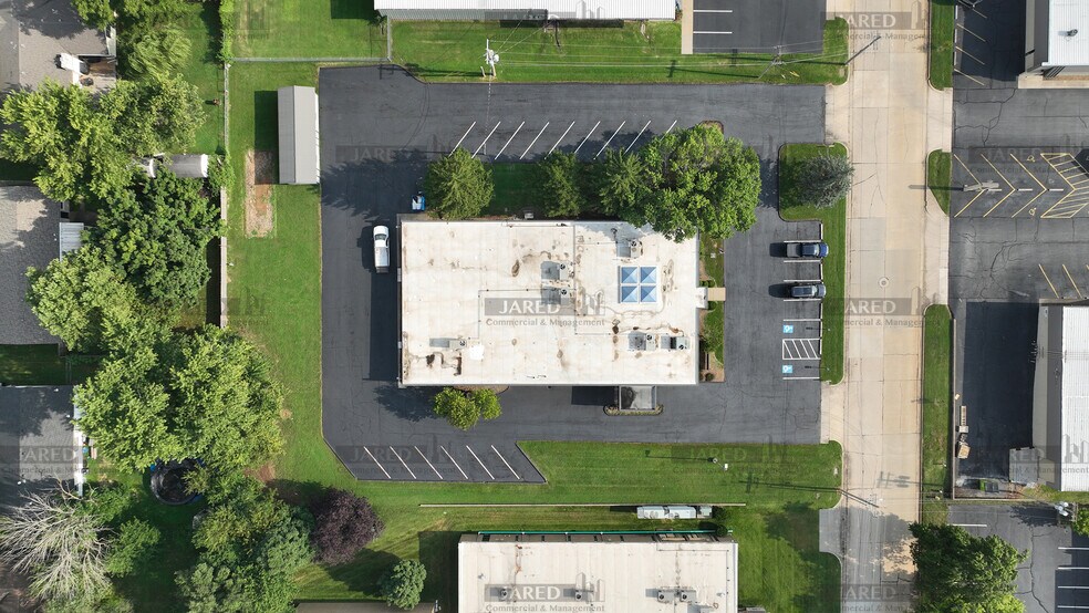 More Photos Of 509 S Union Ave, Springfield Light Distribution For Sale